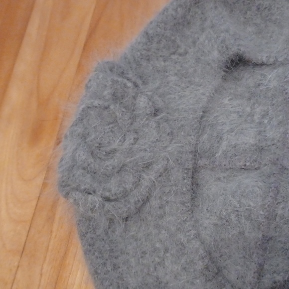 H&M Angora Grey flower Beret one size - Picture 4 of 7